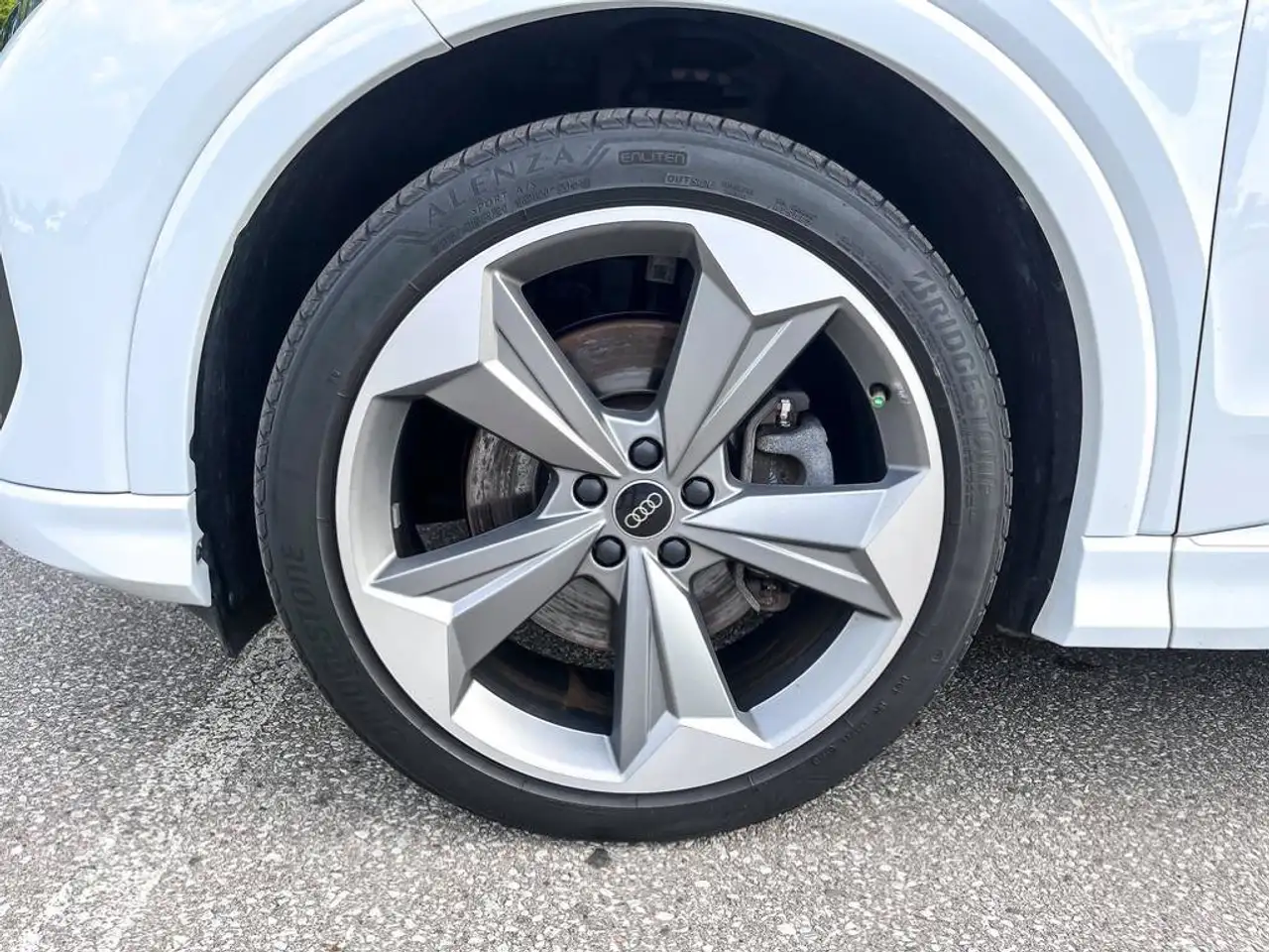 Audi Q4 e-tron - Image 10