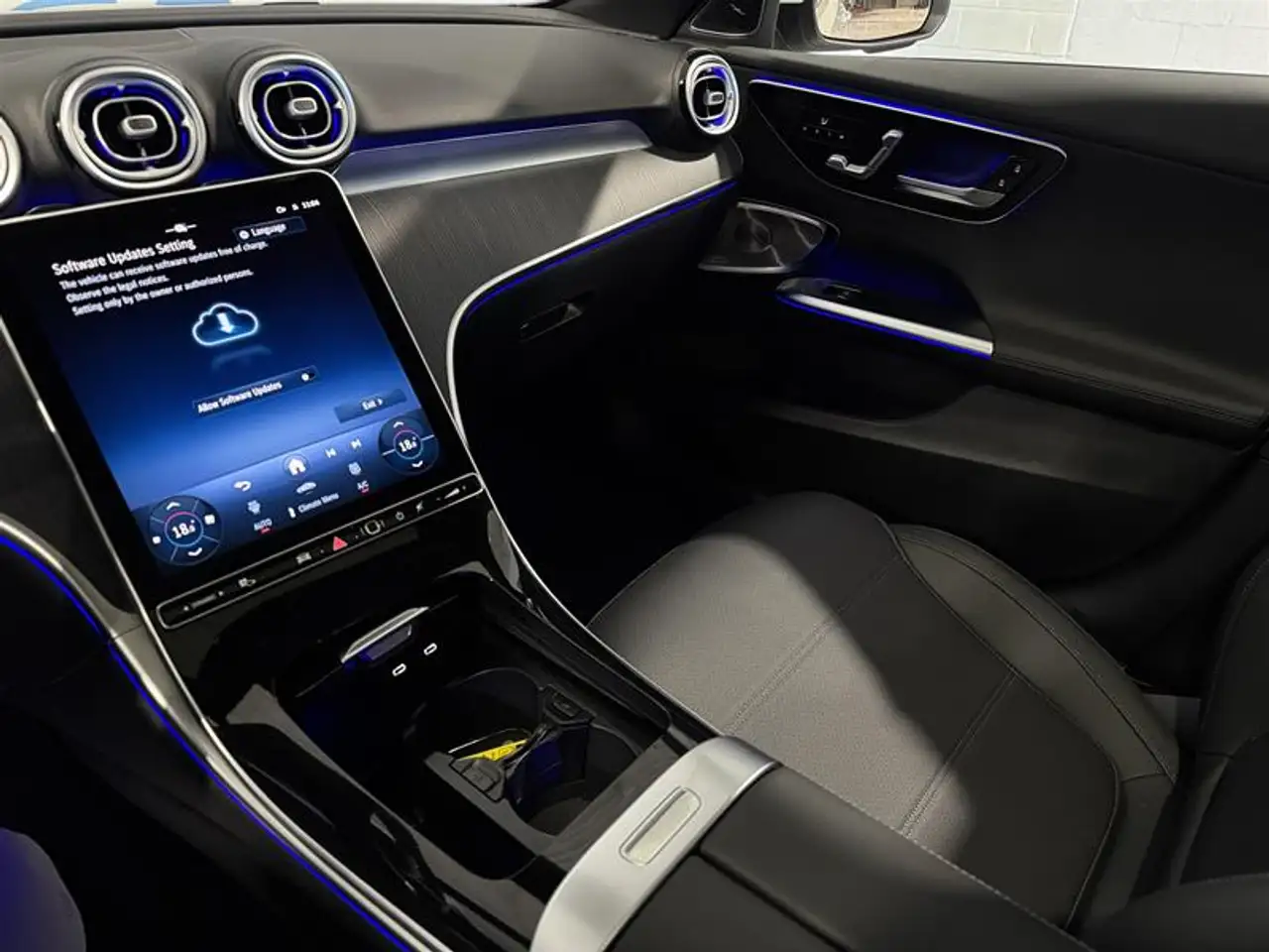Mercedes-Benz C-Class - Image 16