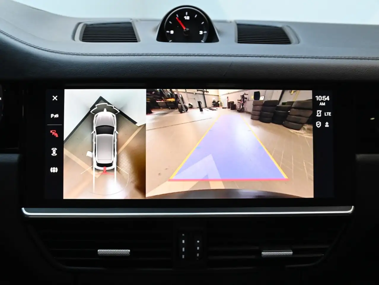 Porsche Cayenne - Image 28