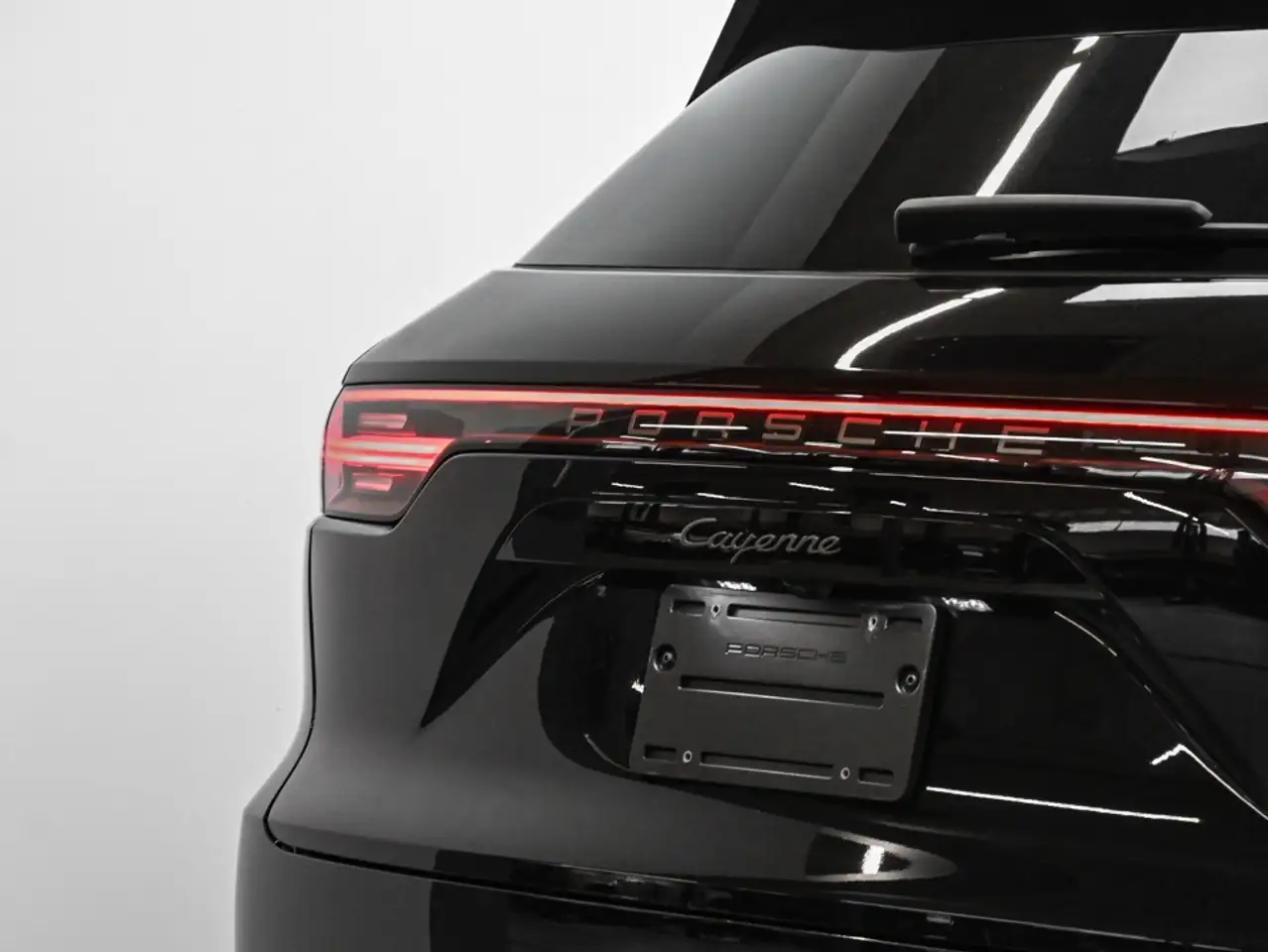 Porsche Cayenne - Image 11