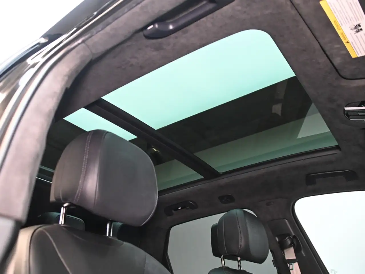 Porsche Cayenne - Image 16