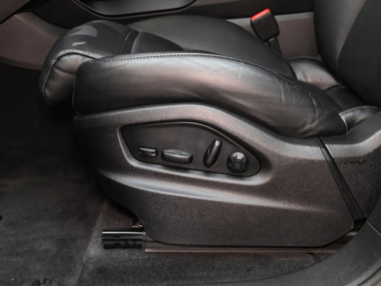 Porsche Cayenne - Image 18