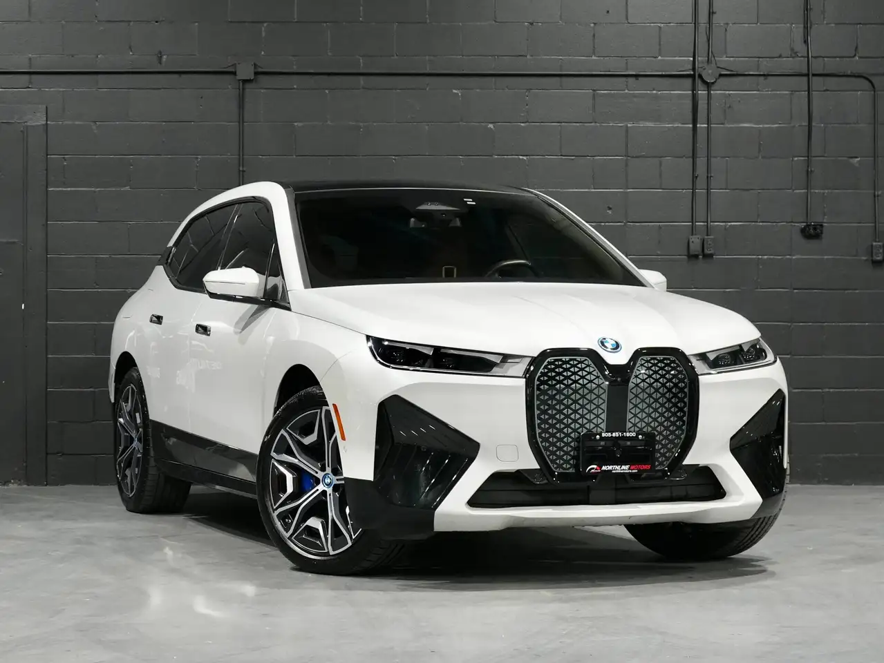BMW iX - Image 2