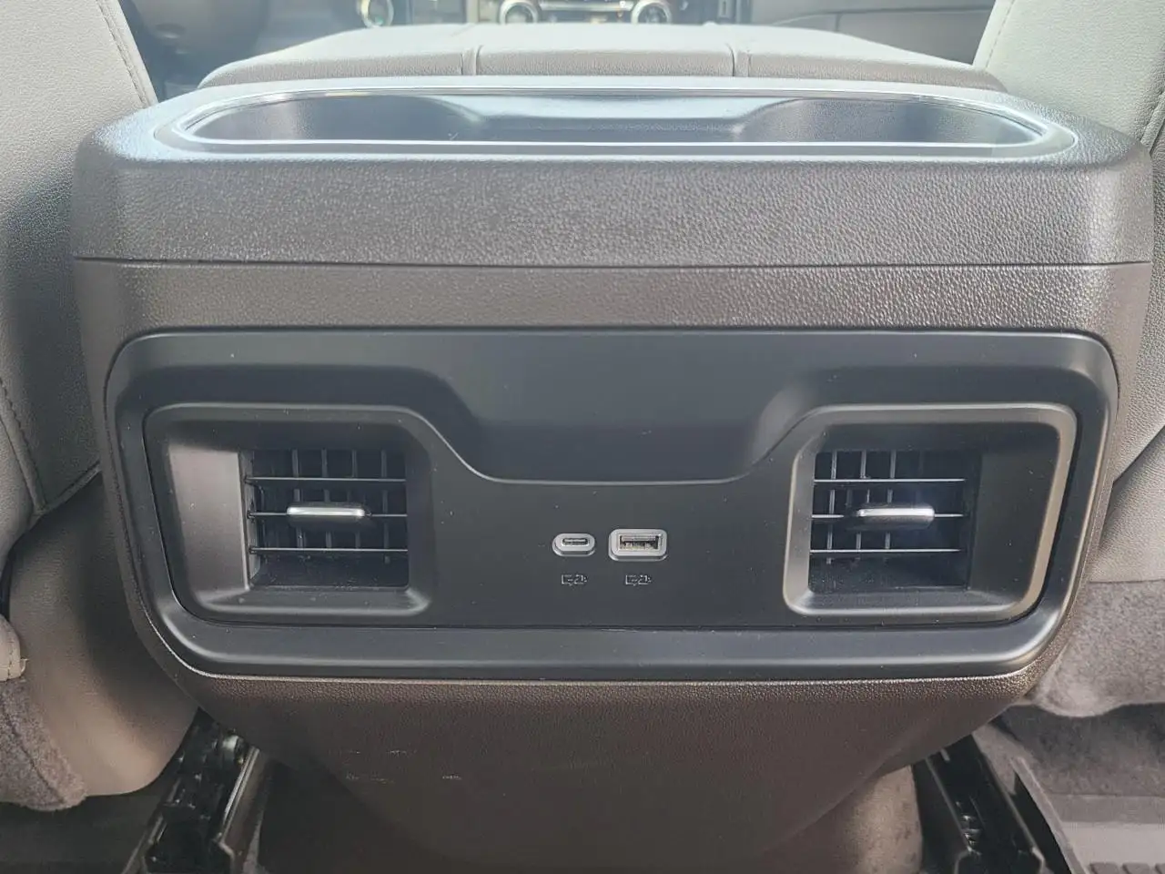 Chevrolet Silverado 1500 - Image 19