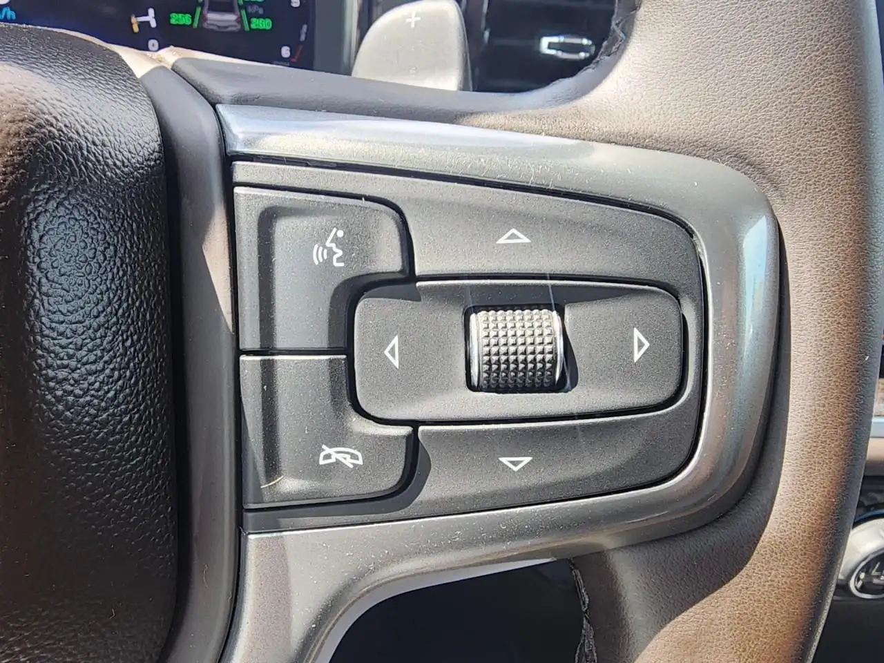 Chevrolet Silverado 1500 - Image 41