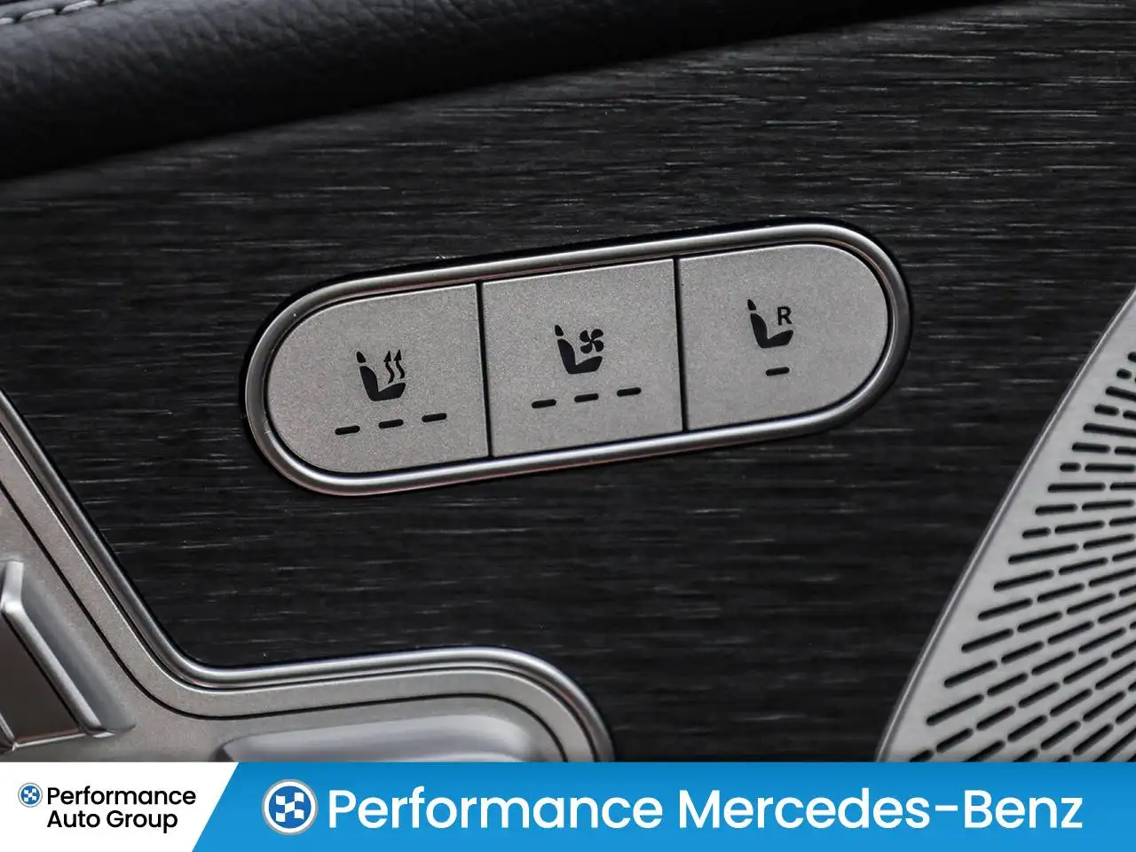 Mercedes-Benz GLE - Image 21