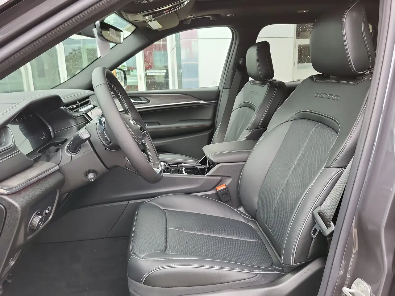 Jeep Grand Cherokee - Image 20