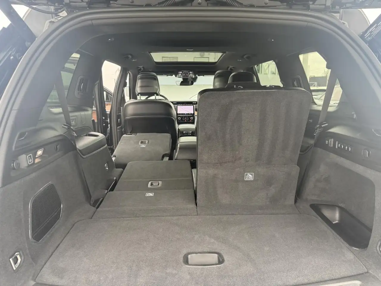 Jeep Grand Cherokee - Image 36