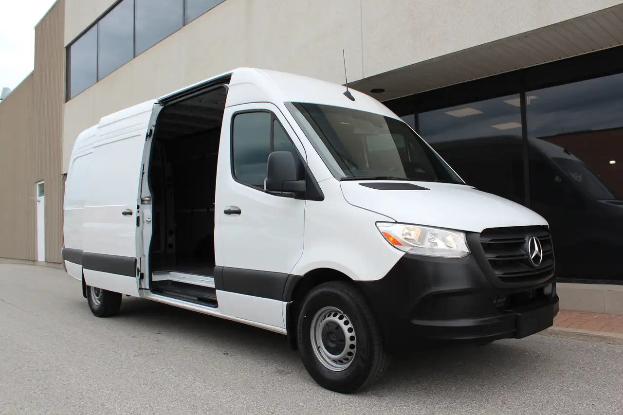 Mercedes-Benz Sprinter - Image 21