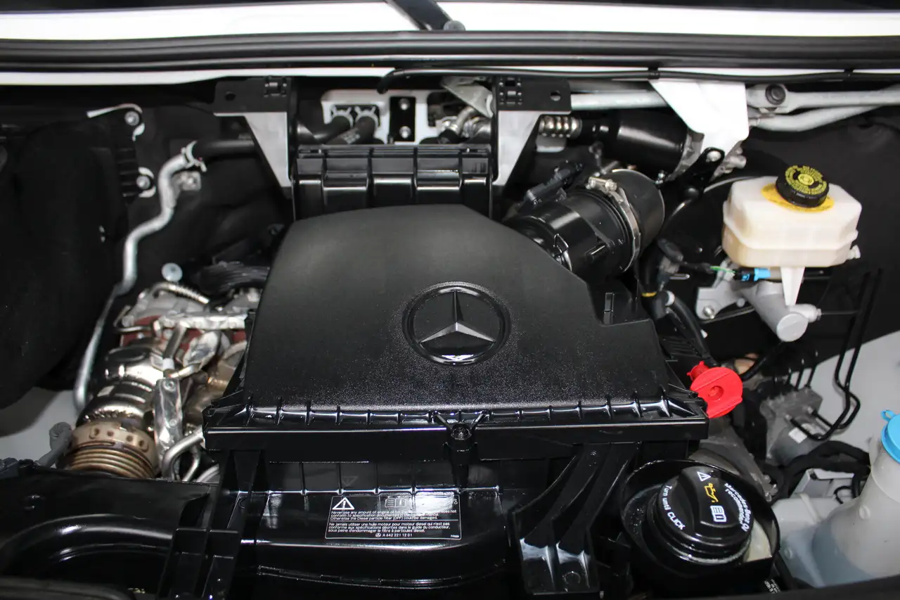 Mercedes-Benz Sprinter - Image 16