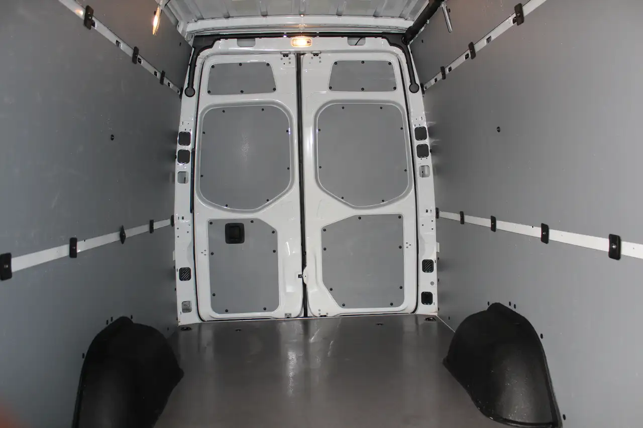 Mercedes-Benz Sprinter - Image 2