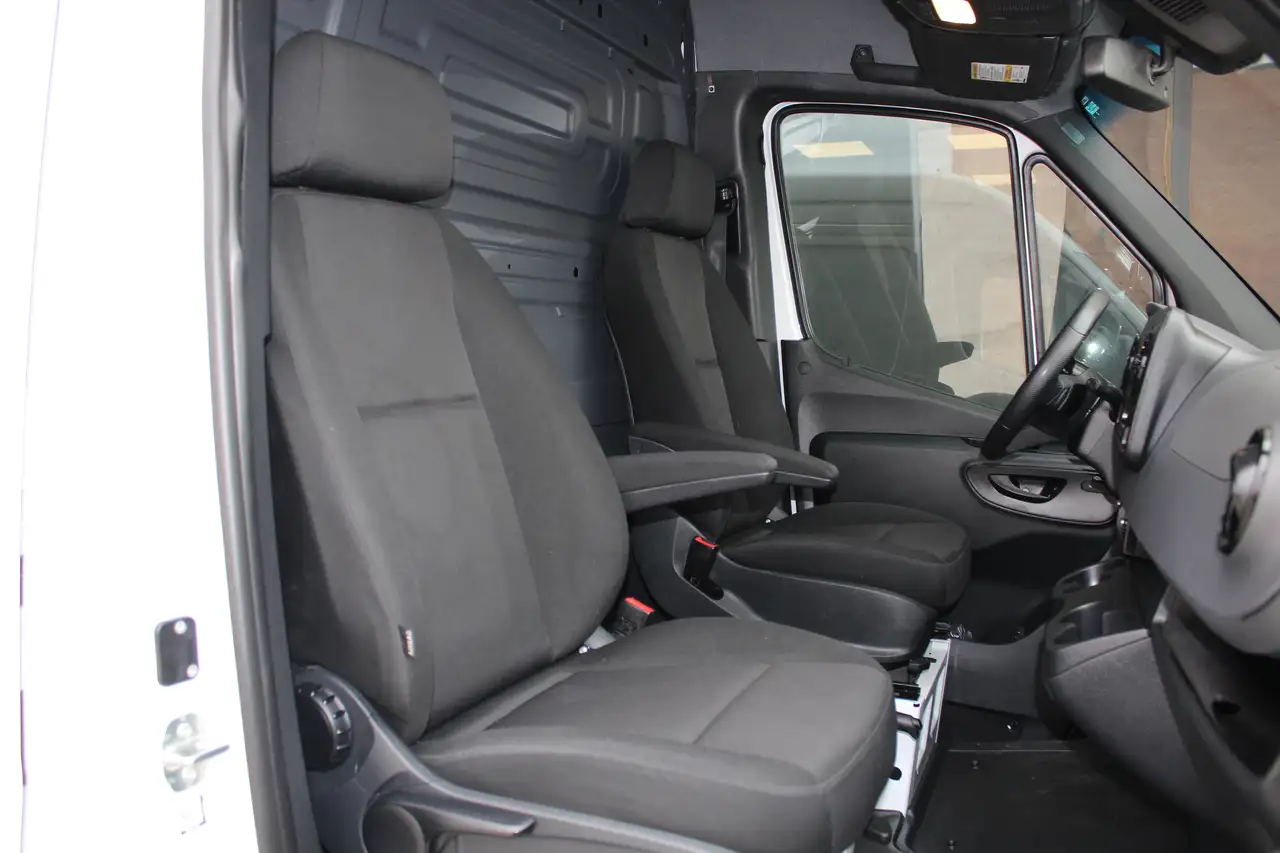 Mercedes-Benz Sprinter - Image 22