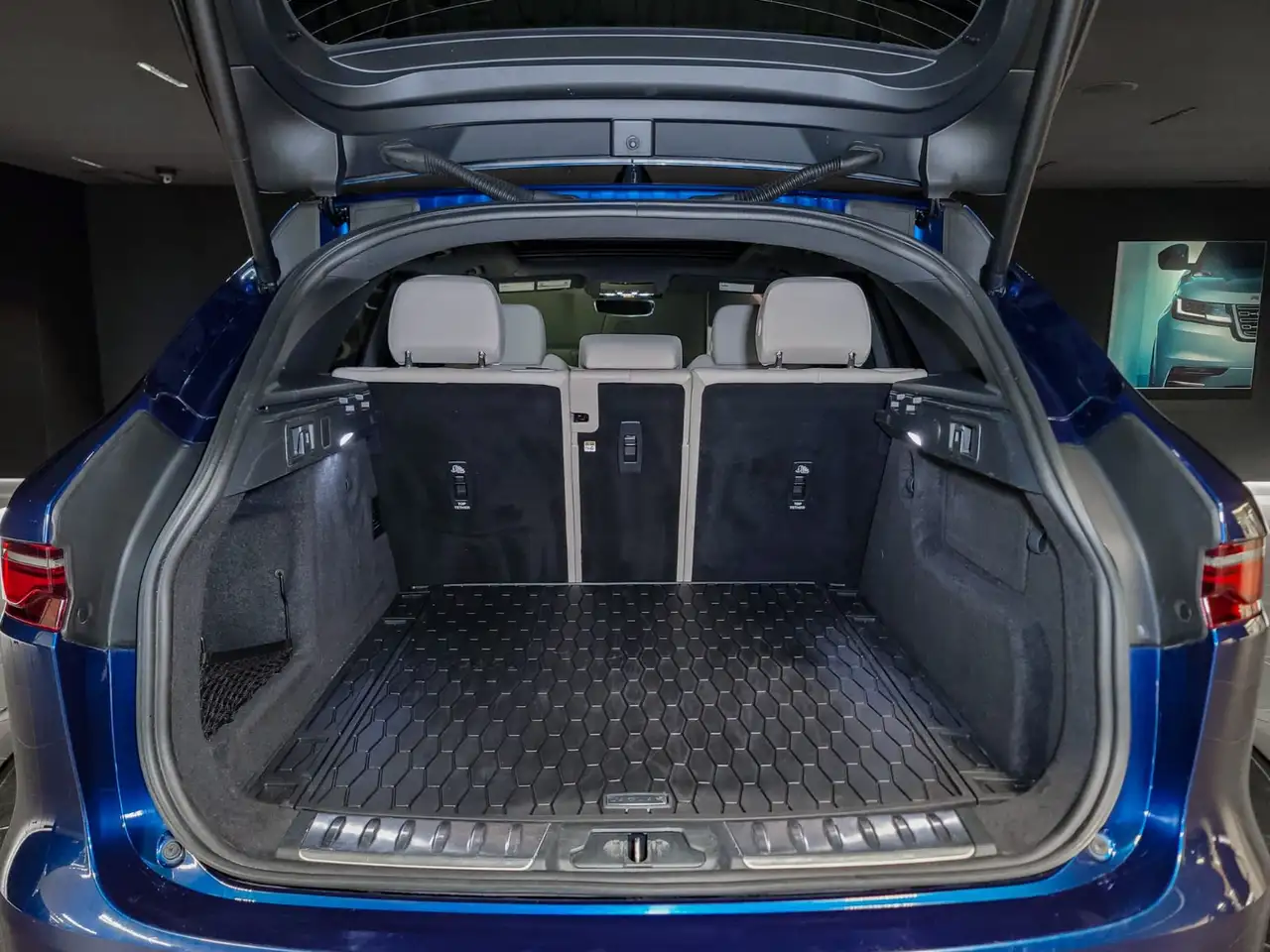 Jaguar F-Pace - Image 22