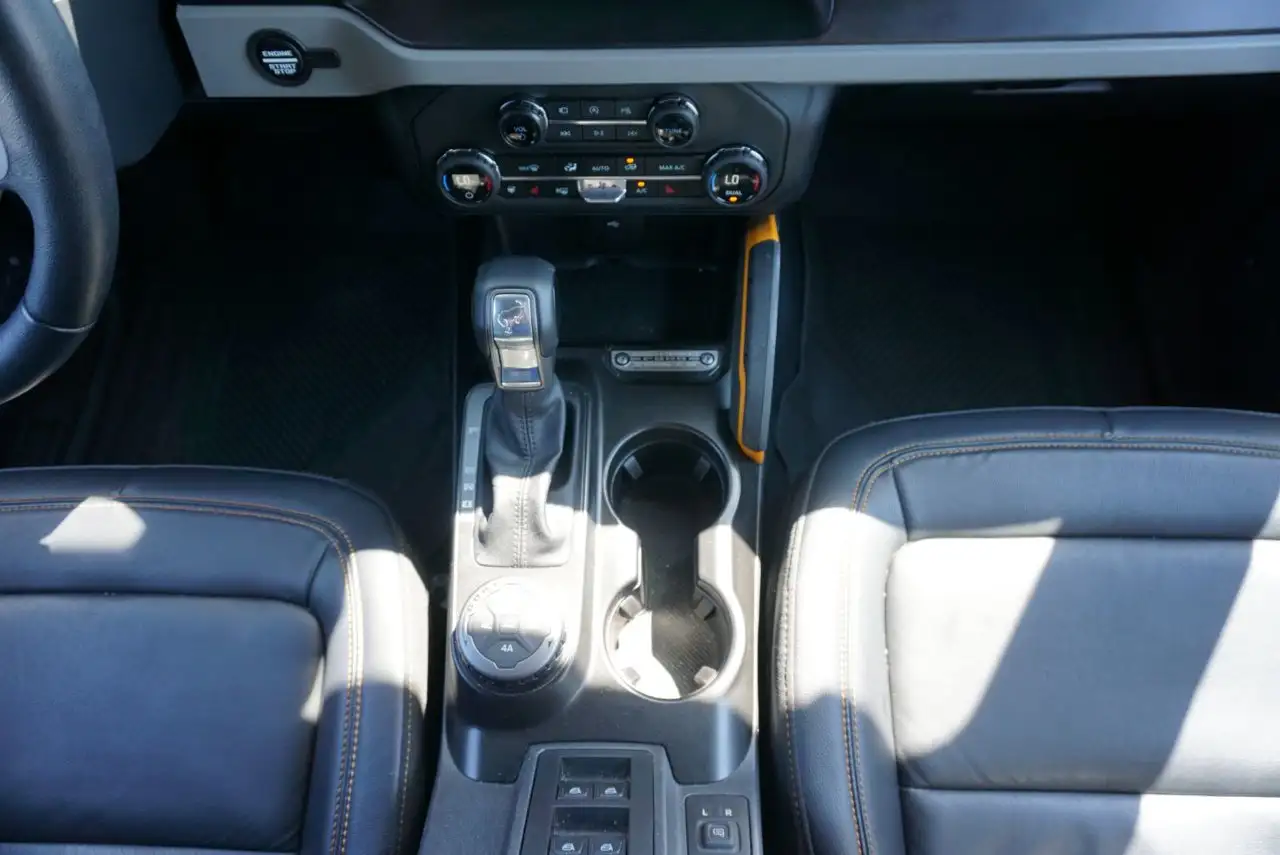 Ford Bronco - Image 17
