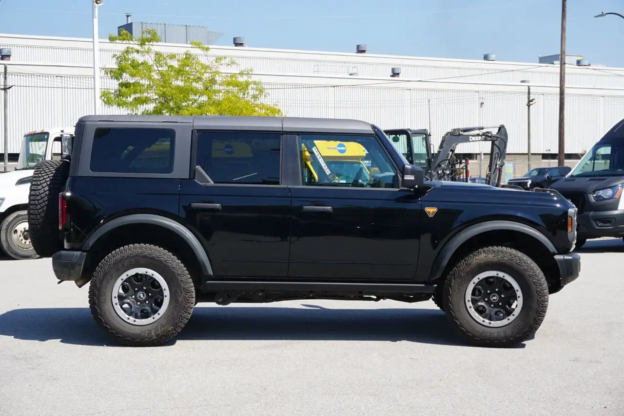 Ford Bronco - Image 4