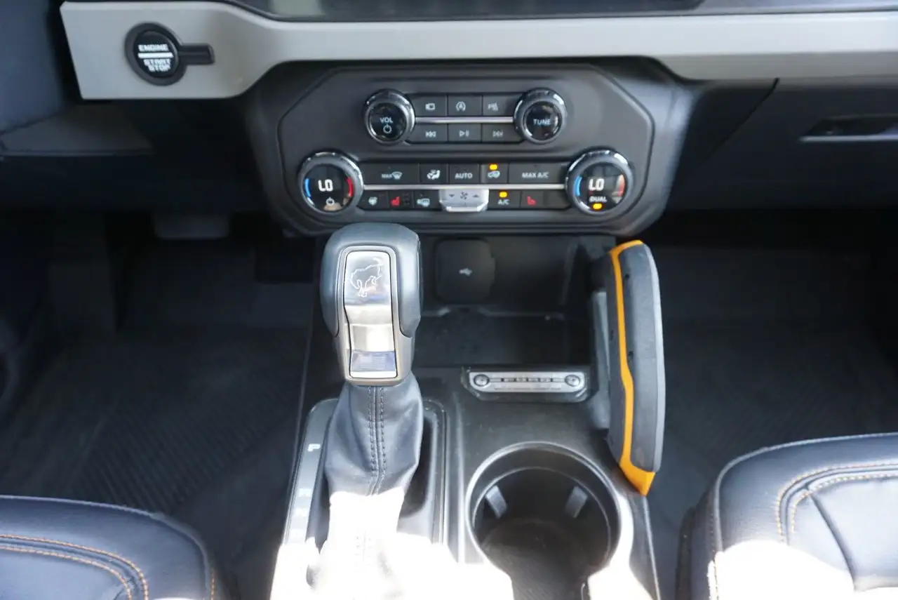 Ford Bronco - Image 16