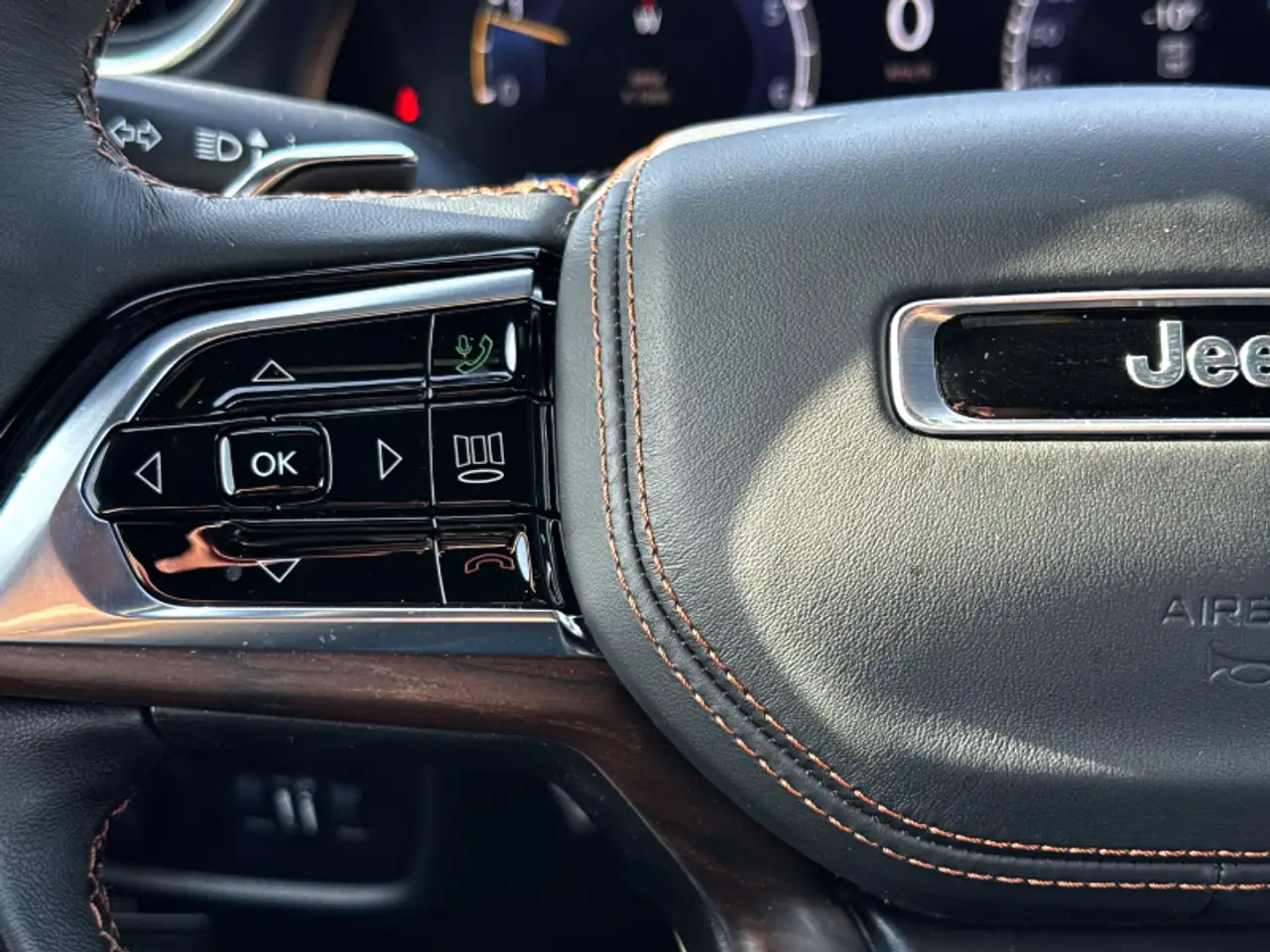 Jeep Grand Cherokee - Image 13