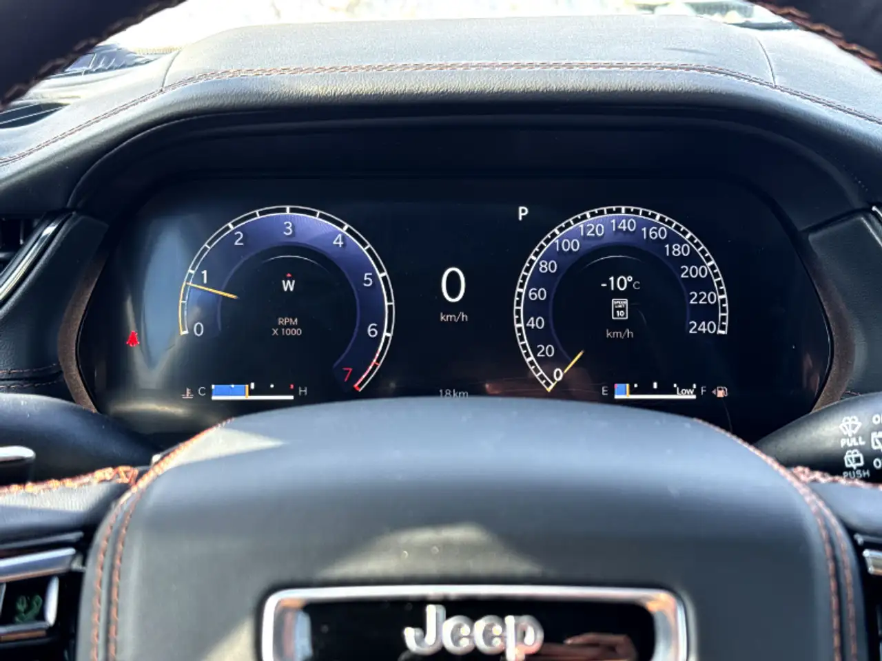 Jeep Grand Cherokee - Image 12