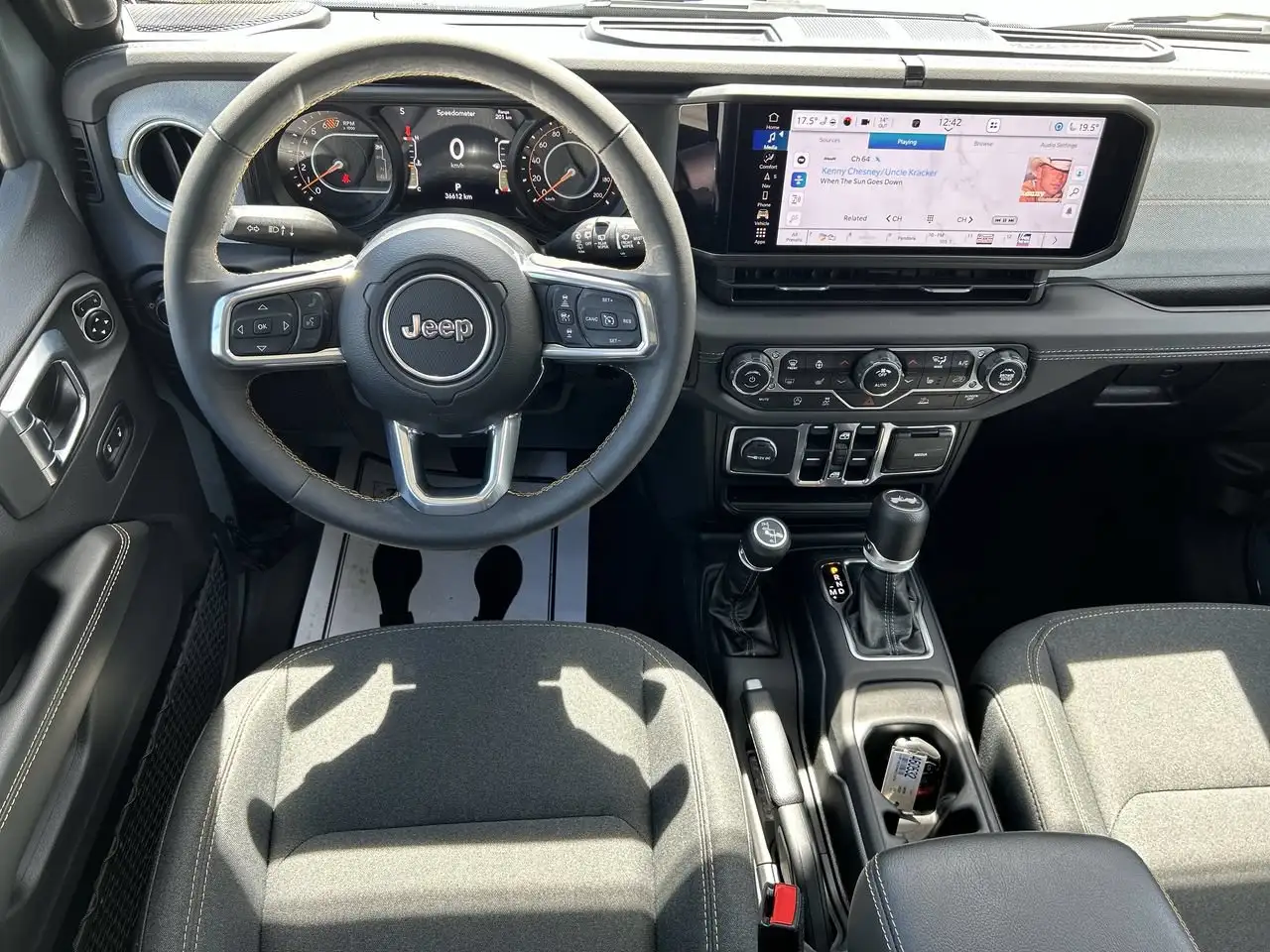Jeep Wrangler - Image 27