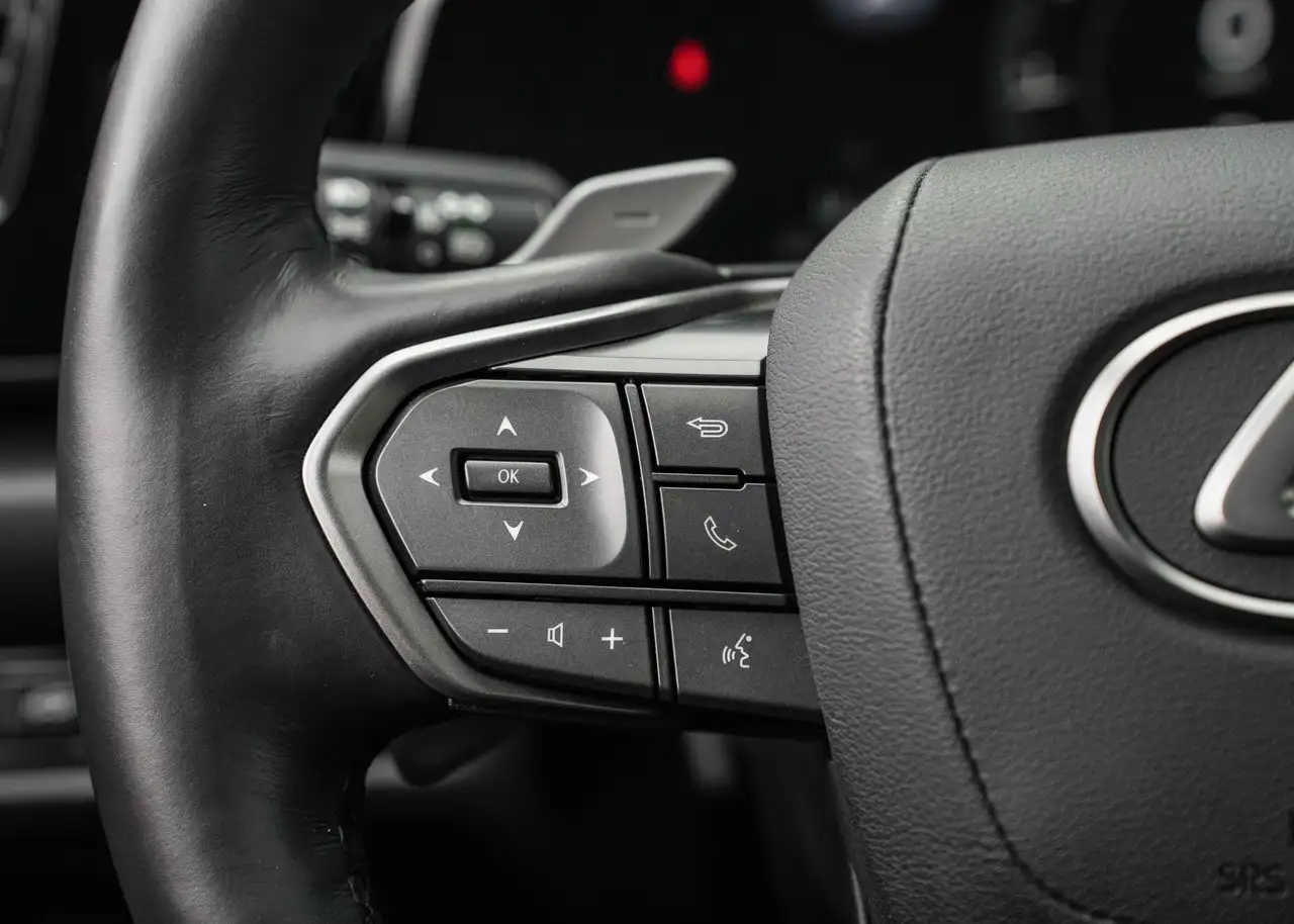 Lexus NX 350 - Image 17