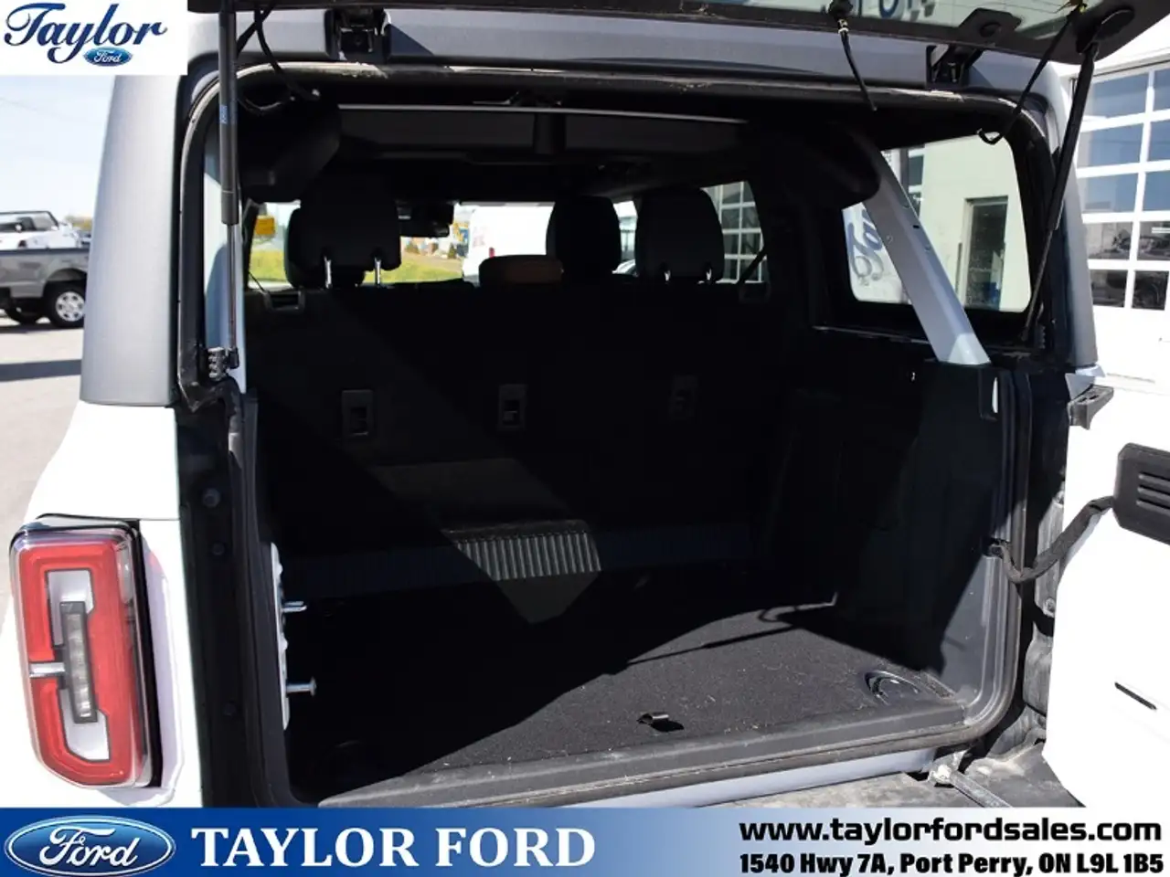 Ford Bronco - Image 10