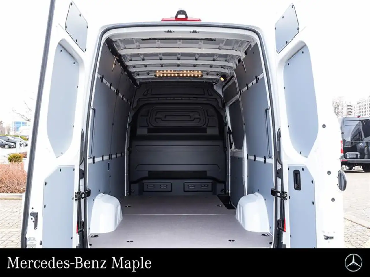 Mercedes-Benz Sprinter - Image 10