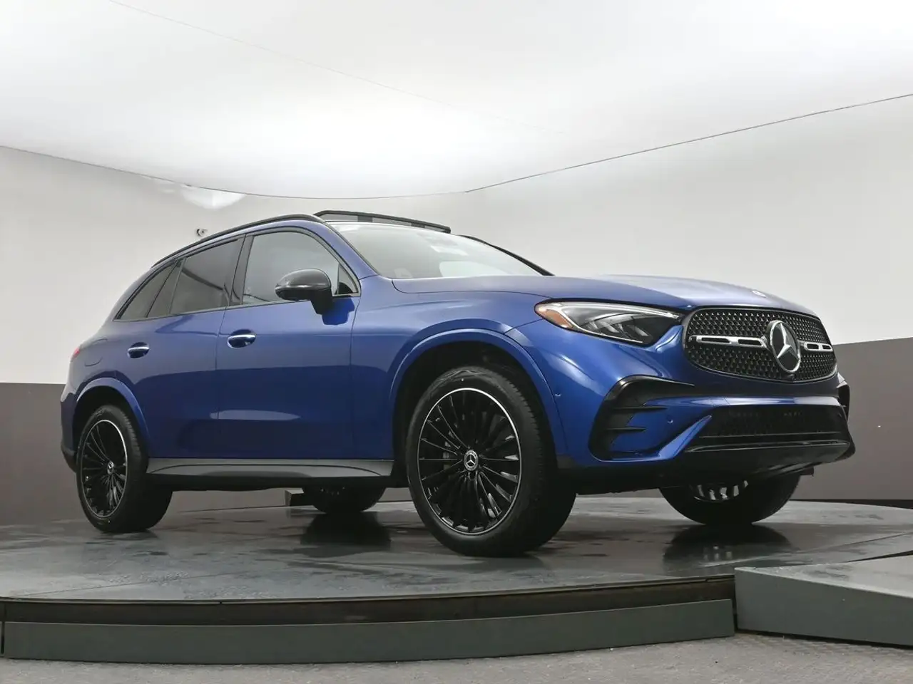 Mercedes-Benz GLC - Image 35