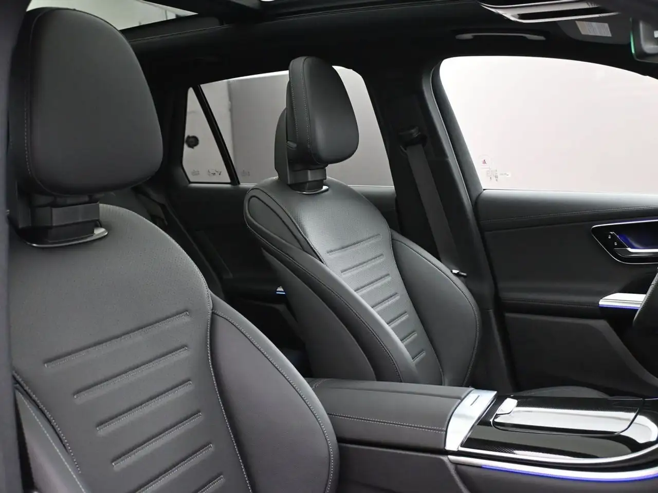 Mercedes-Benz GLC - Image 24