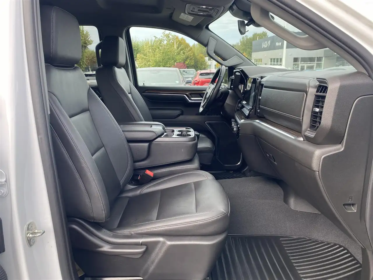Chevrolet Silverado 1500 - Image 25