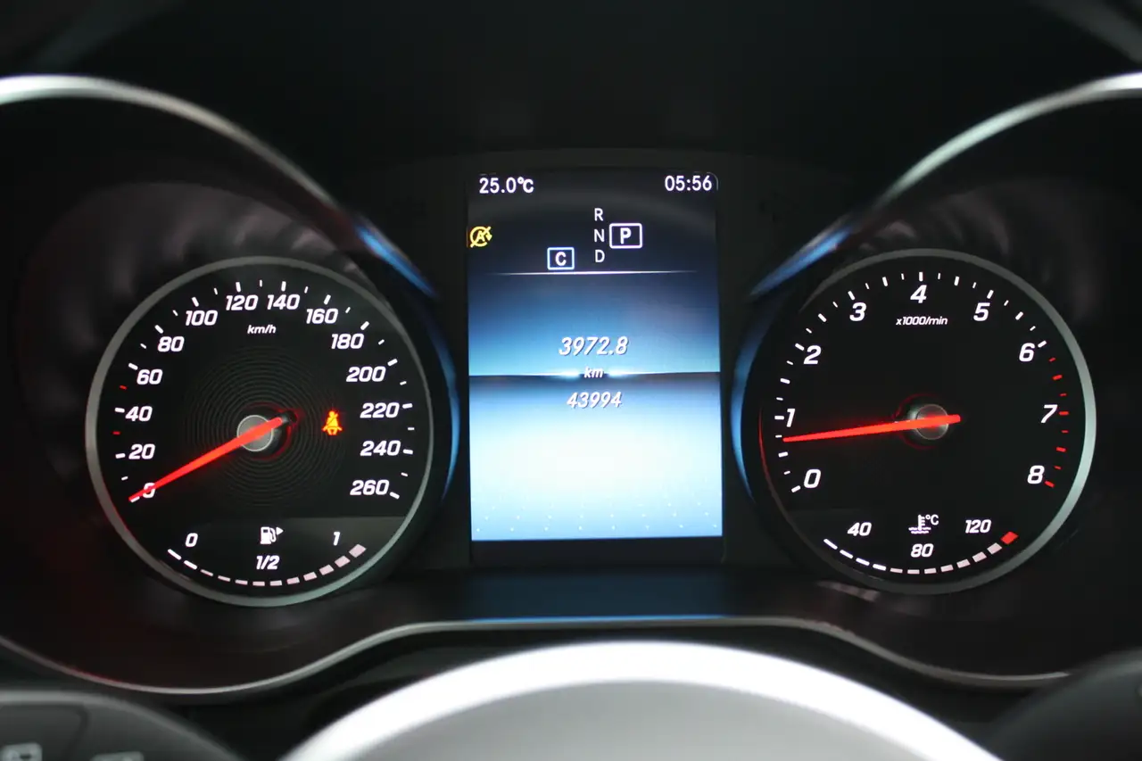 Mercedes-Benz GLC - Image 18