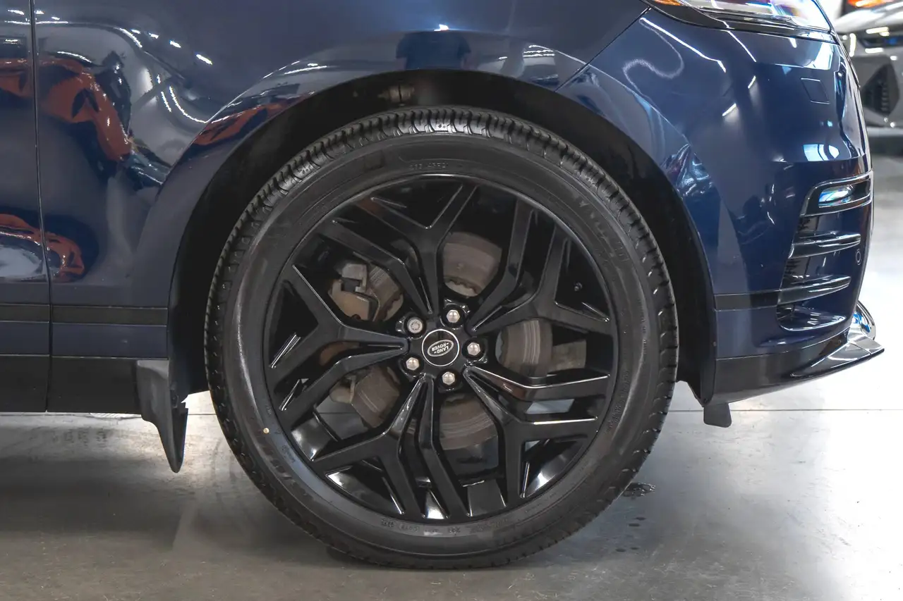 Land Rover Range Rover Velar - Image 22