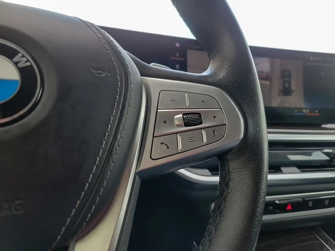 BMW X7 - Image 15