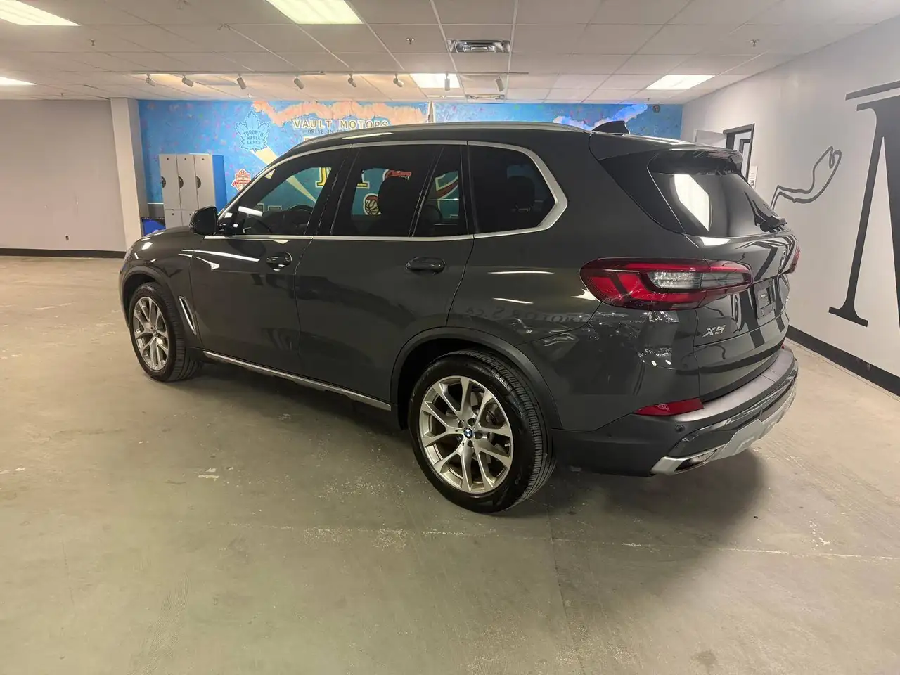 BMW X5 - Image 2