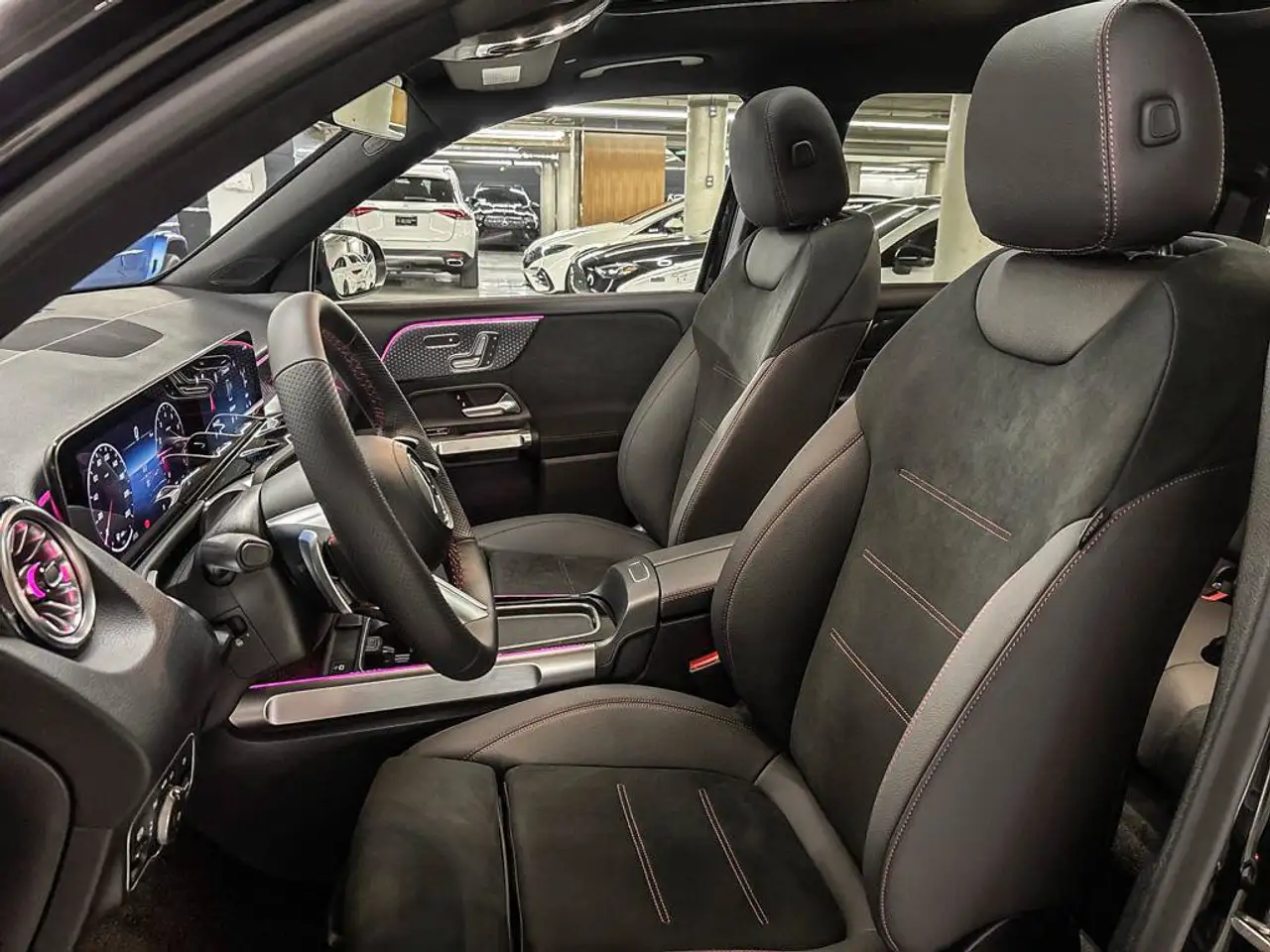 Mercedes-Benz GLB - Image 12
