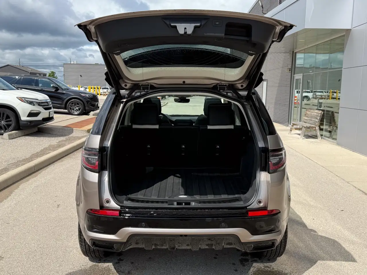 Land Rover Discovery Sport - Image 6