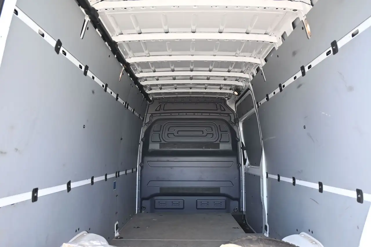Mercedes-Benz Sprinter - Image 26