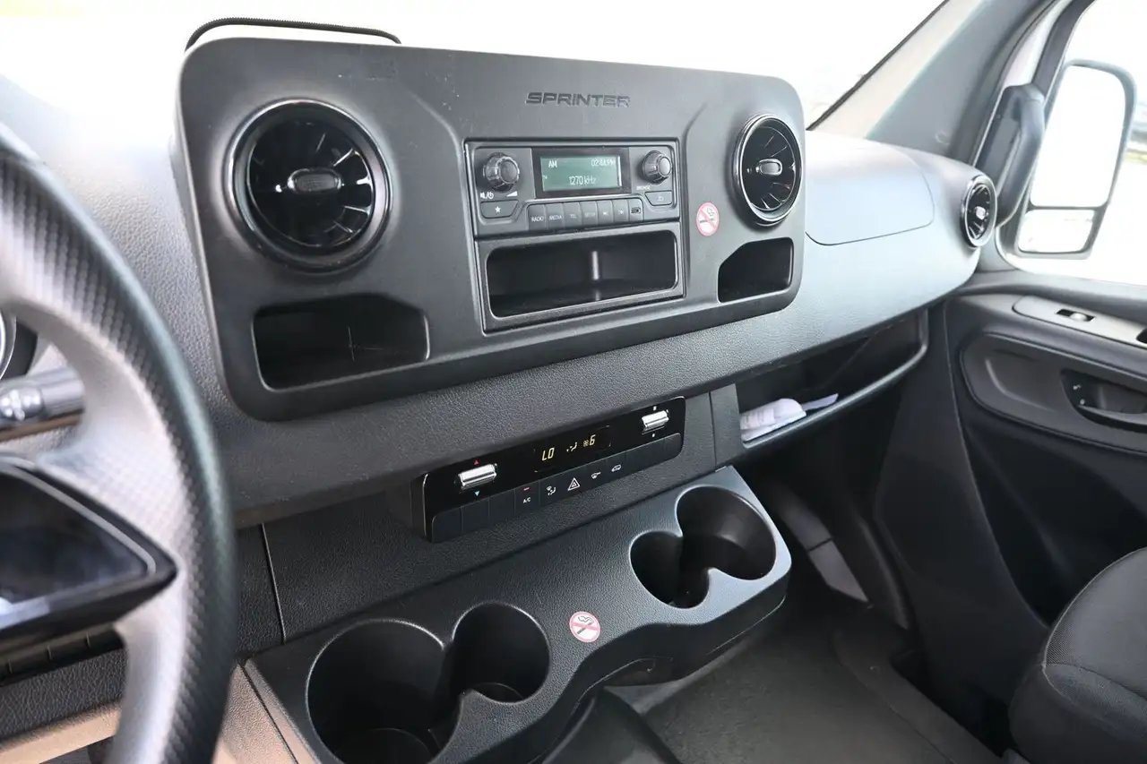 Mercedes-Benz Sprinter - Image 16
