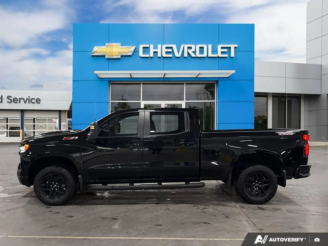 Chevrolet Silverado 1500 - Image 2