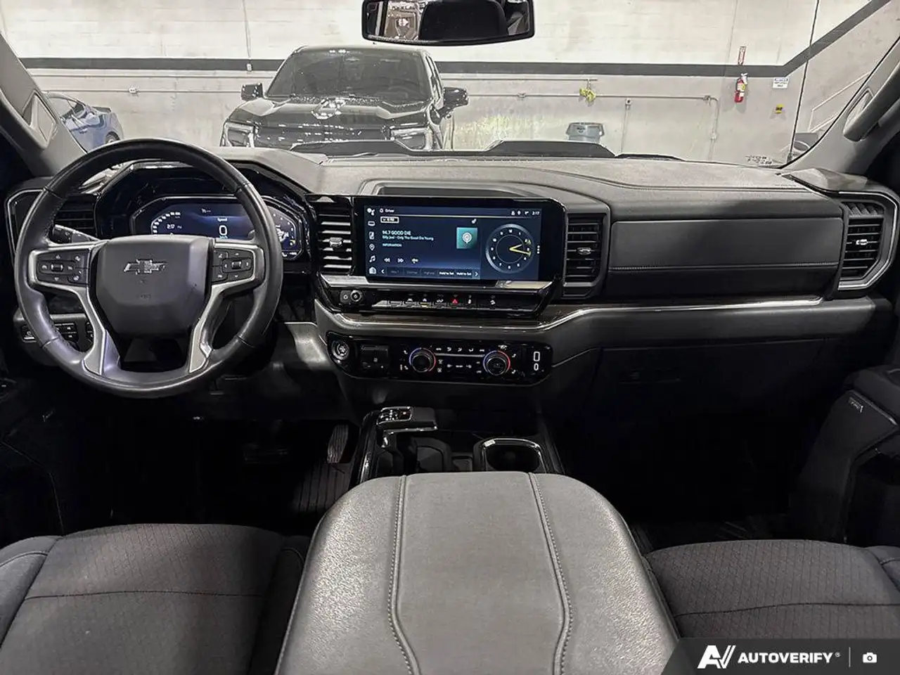 Chevrolet Silverado 1500 - Image 27