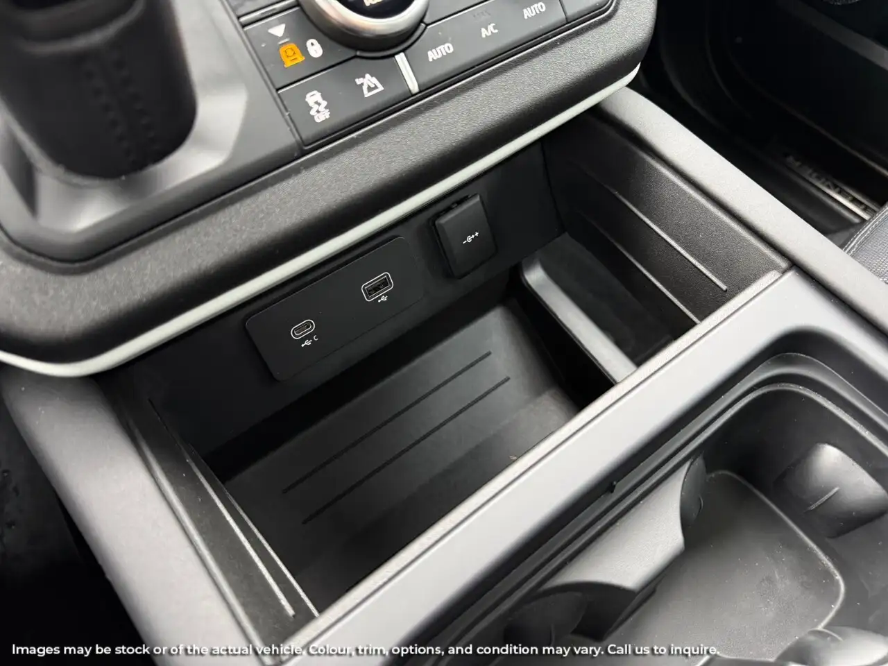 Land Rover Defender - Image 26
