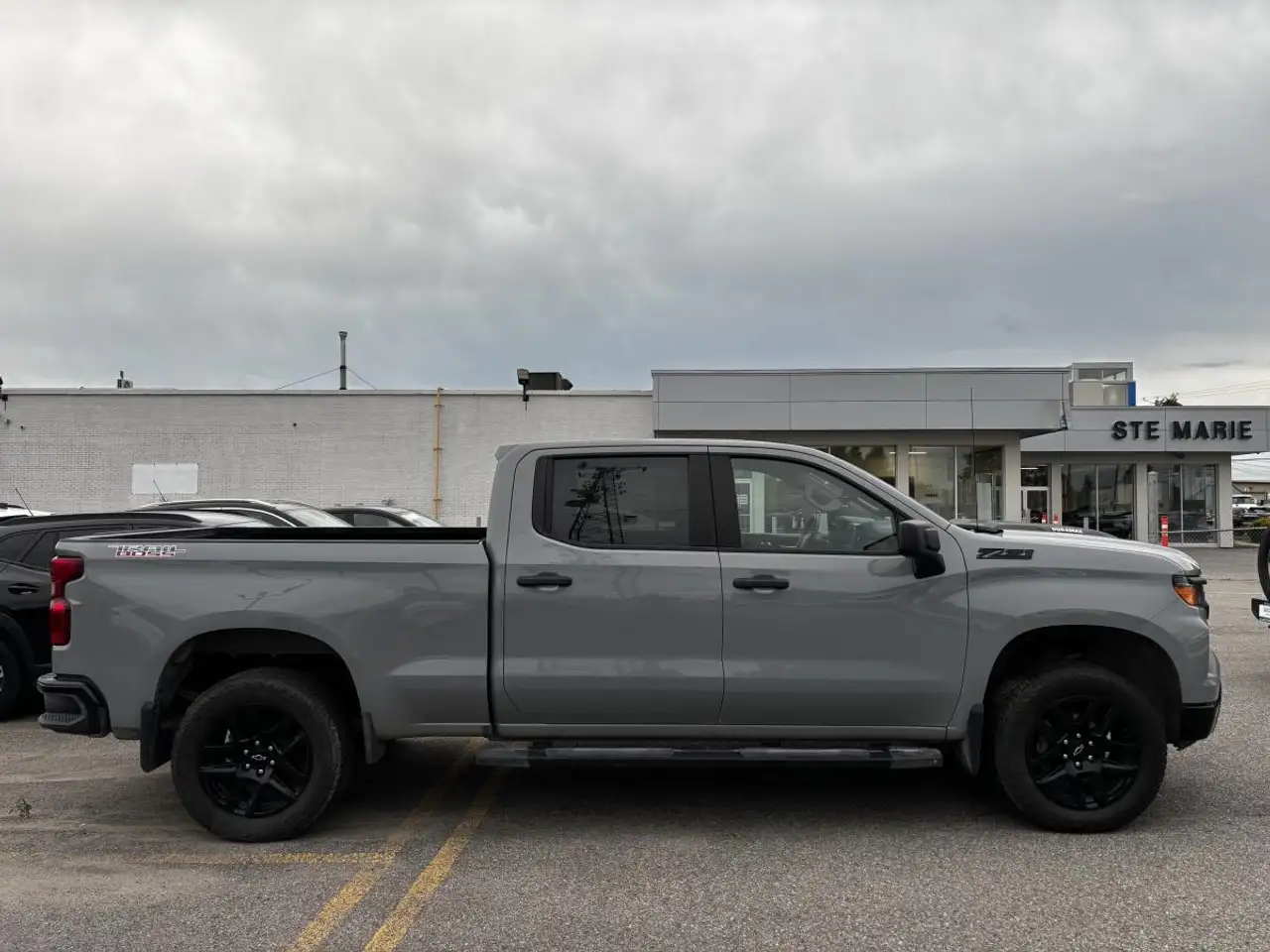 Chevrolet Silverado 1500 - Image 3