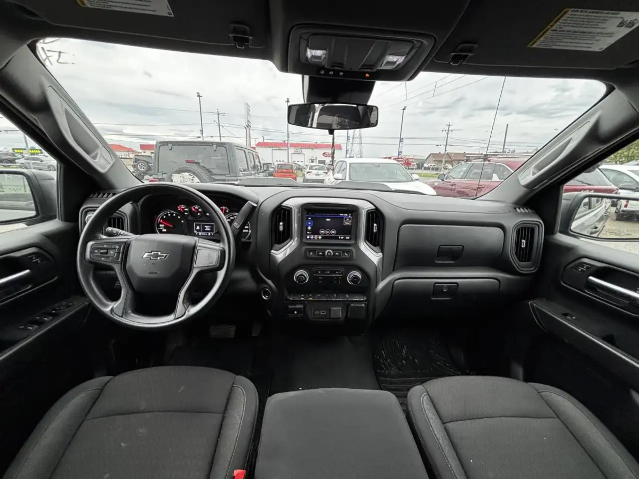 Chevrolet Silverado 1500 - Image 11