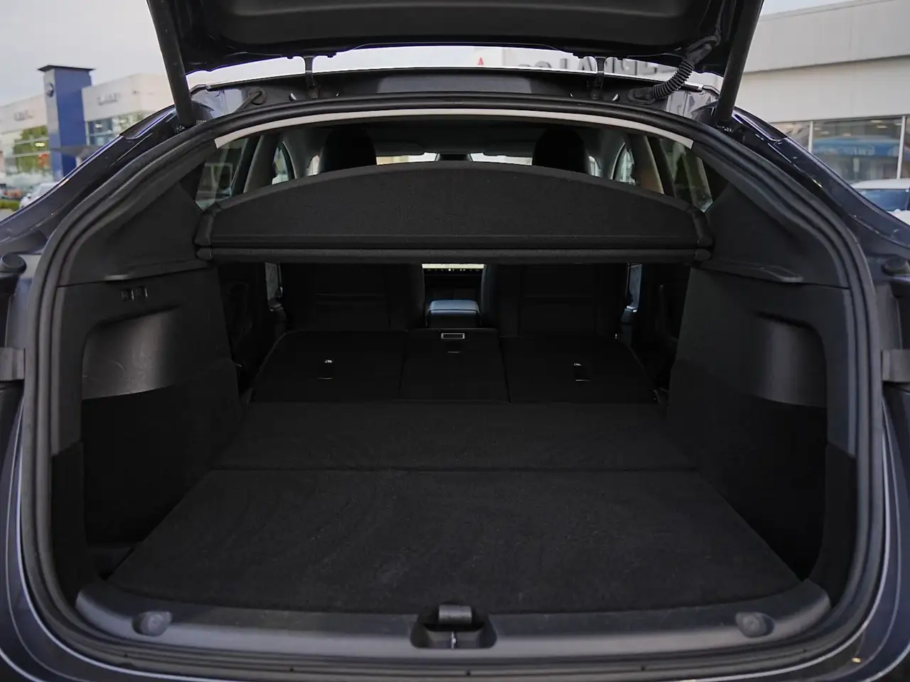 Tesla Model Y - Image 33