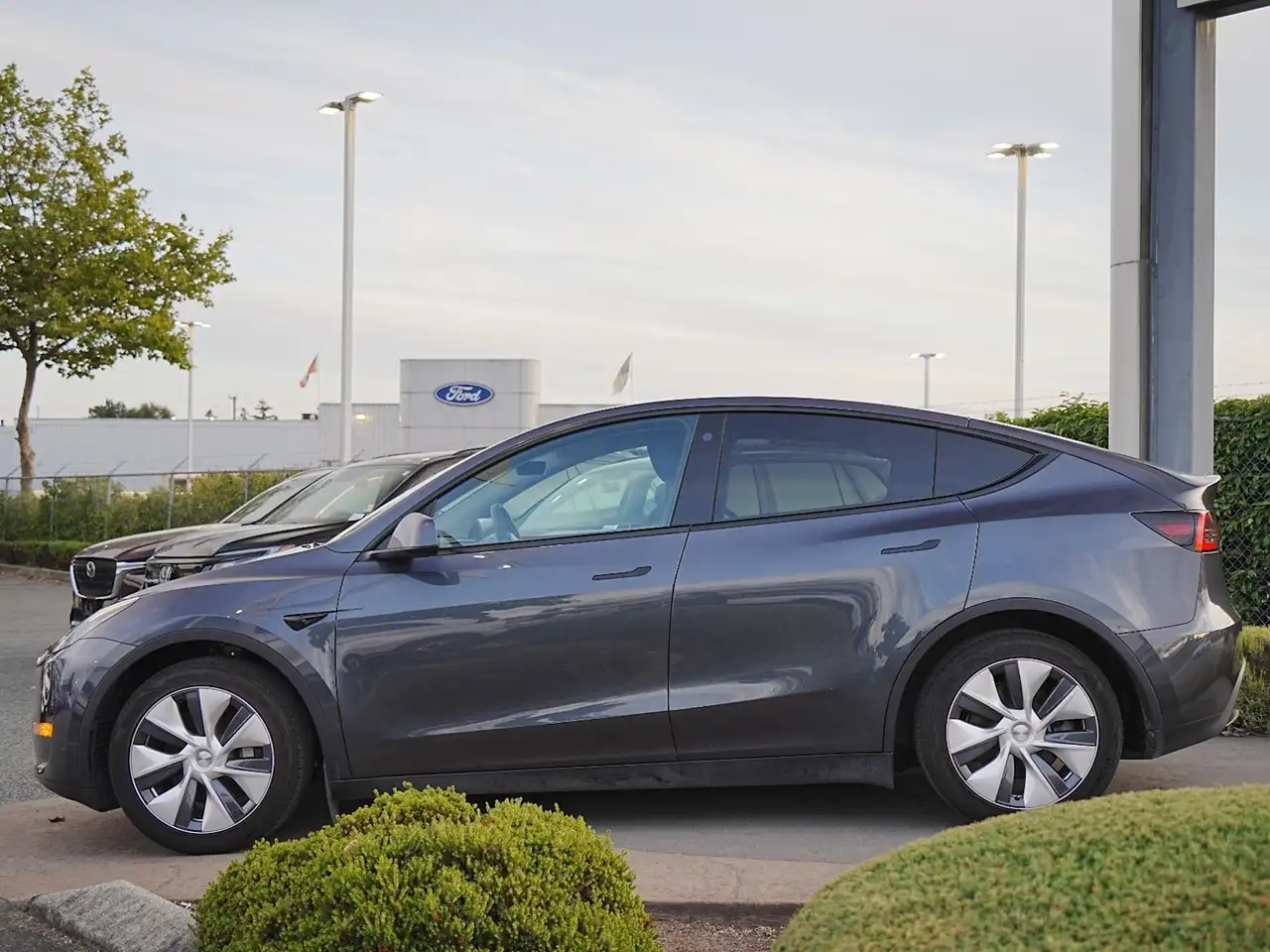 Tesla Model Y - Image 9