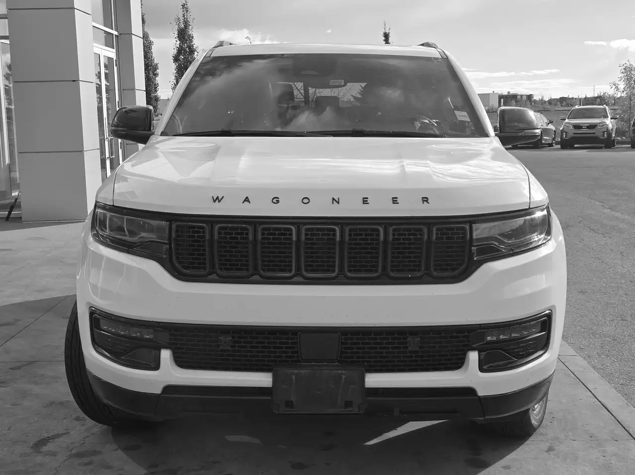 Jeep Wagoneer - Image 6