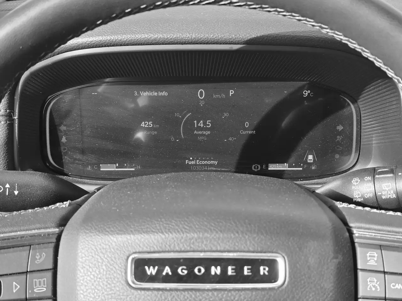 Jeep Wagoneer - Image 8