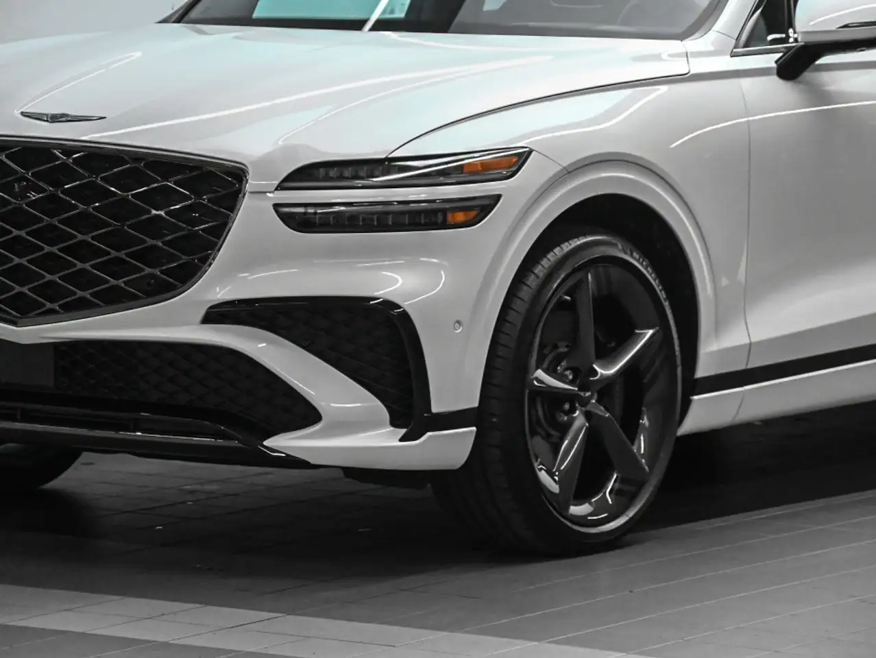 Genesis GV70 - Image 3