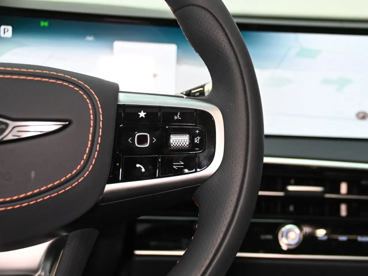Genesis GV70 - Image 30