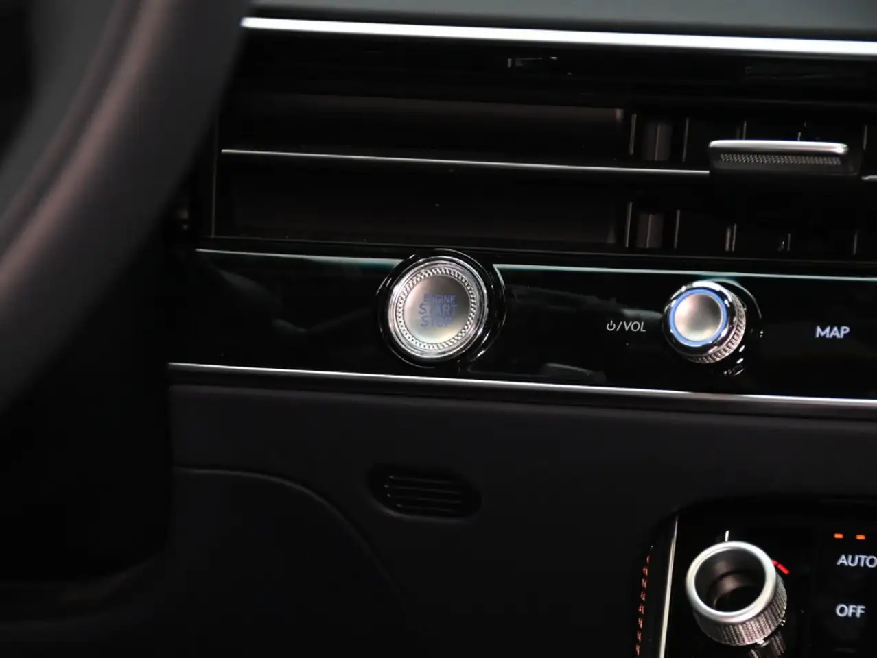 Genesis GV70 - Image 26