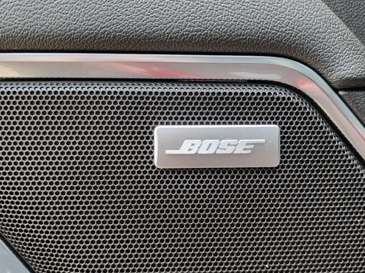 Chevrolet Silverado 1500 - Image 10